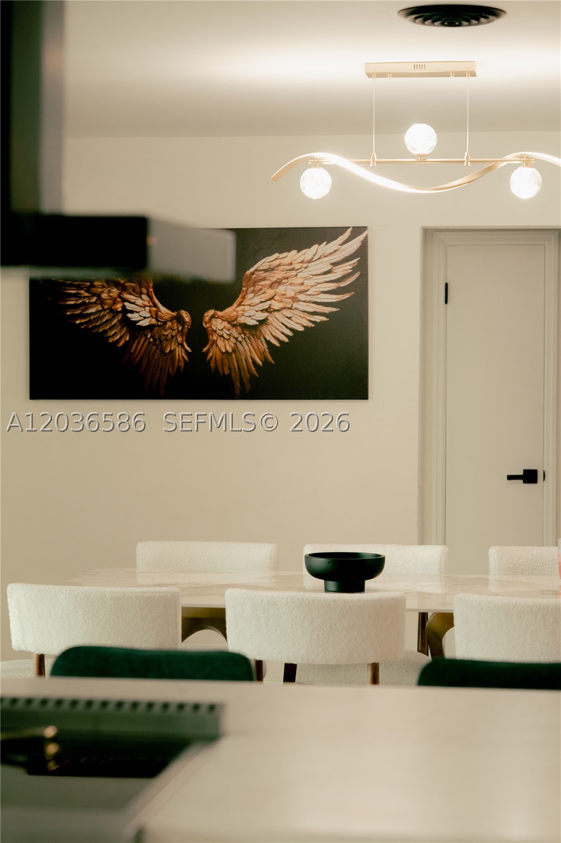 HOLLYWOOD HILLS - Residential Lease