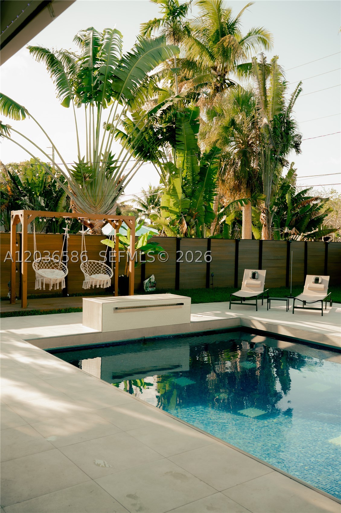 HOLLYWOOD HILLS - Residential Lease