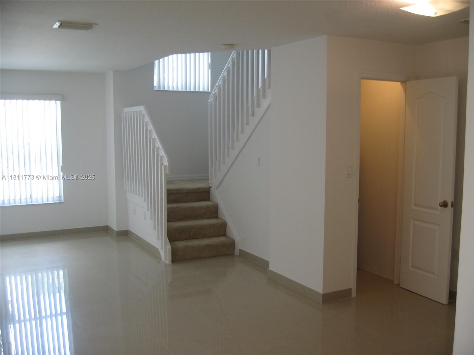 MELROSE POINT CONDO - Residential Lease