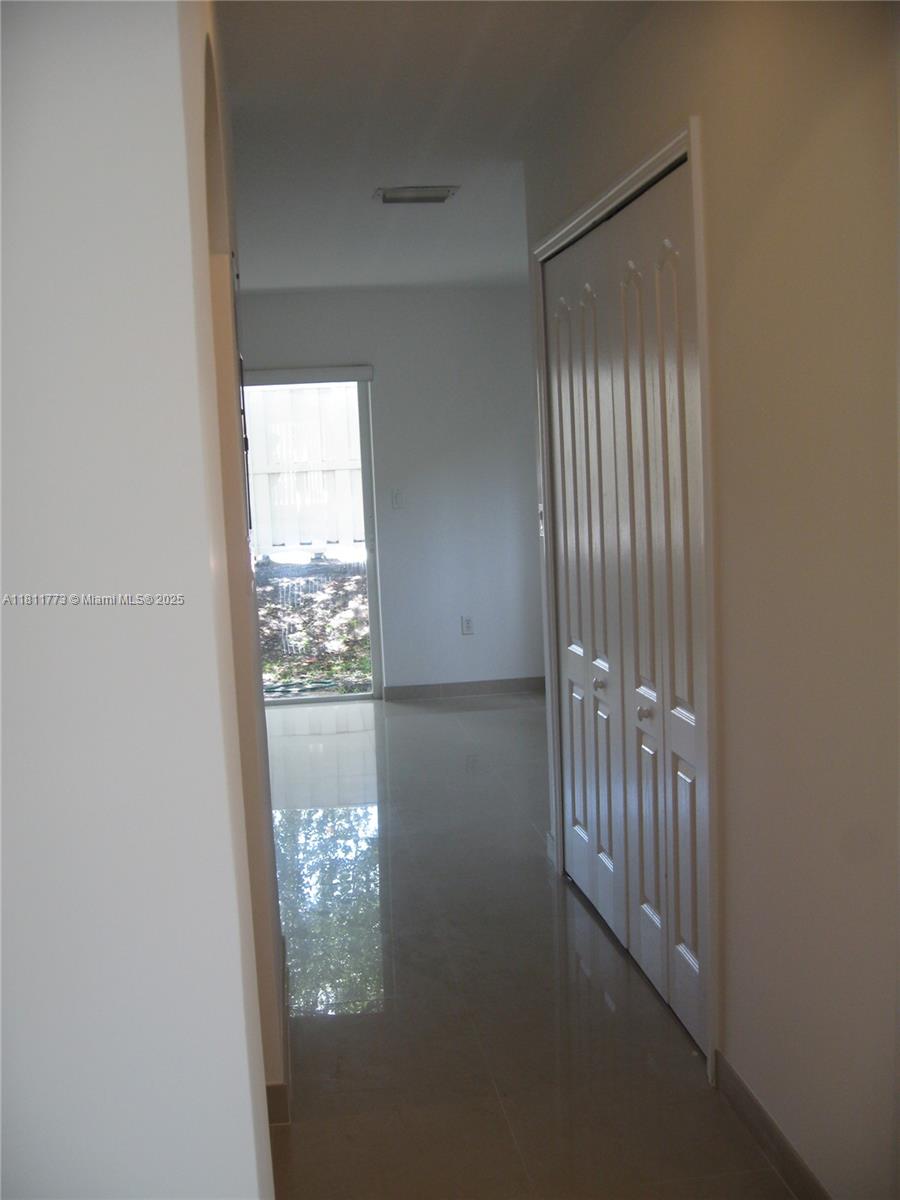 MELROSE POINT CONDO - Residential Lease