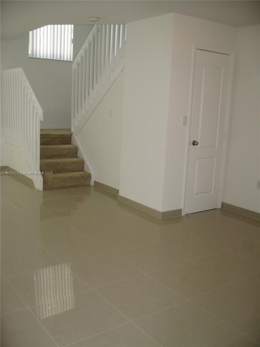 MELROSE POINT CONDO - Residential Lease