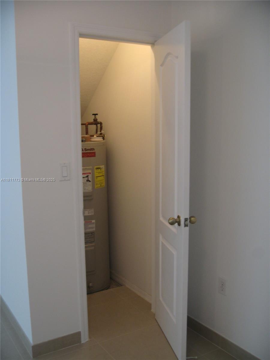 MELROSE POINT CONDO - Residential Lease