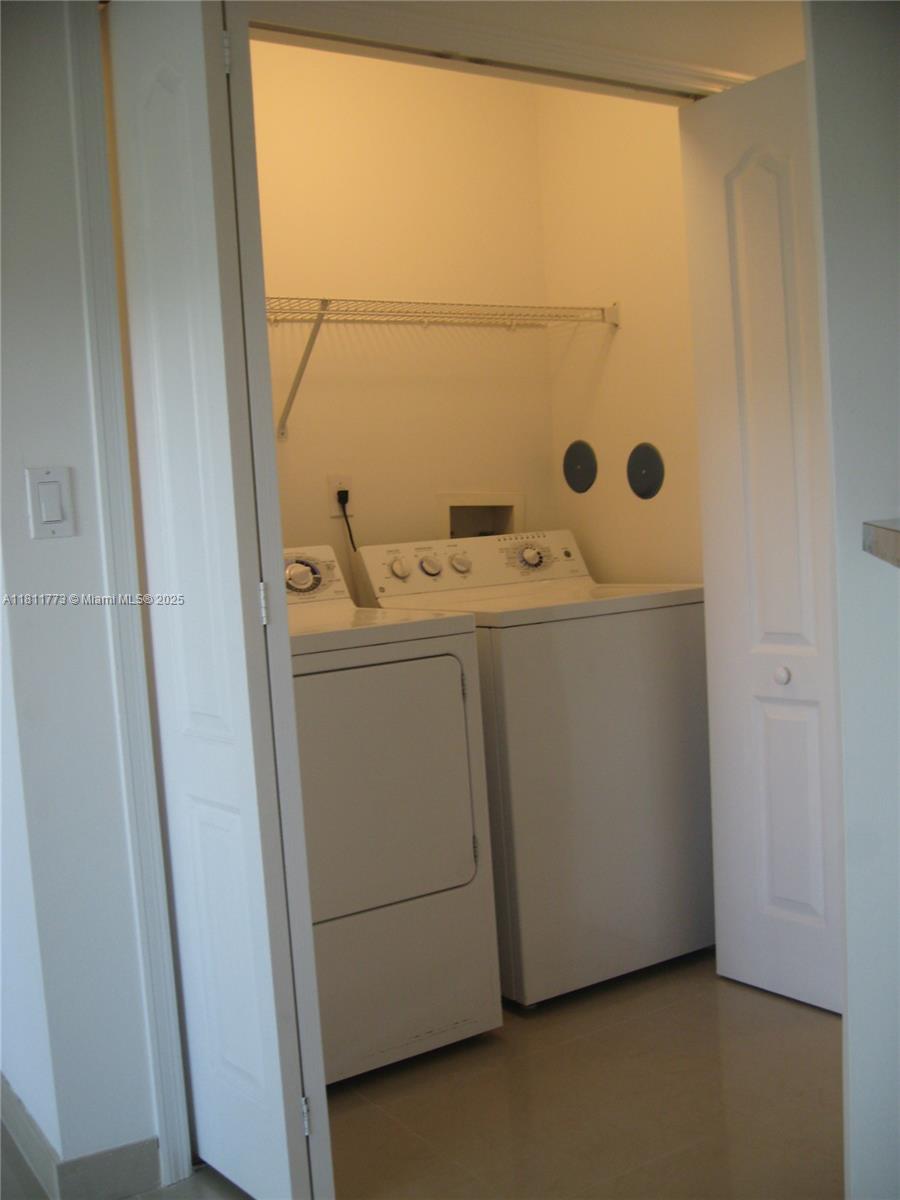 MELROSE POINT CONDO - Residential Lease