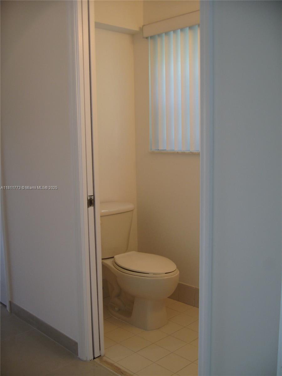 MELROSE POINT CONDO - Residential Lease