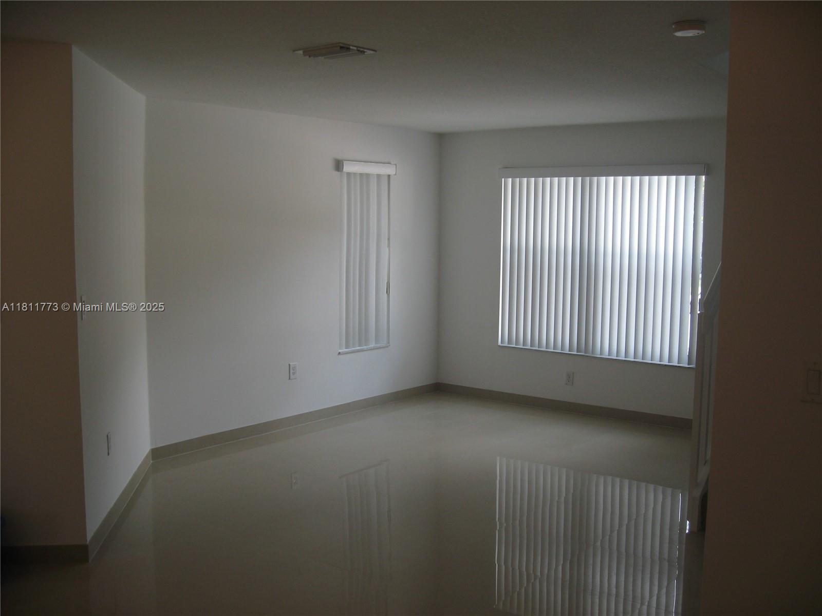 MELROSE POINT CONDO - Residential Lease