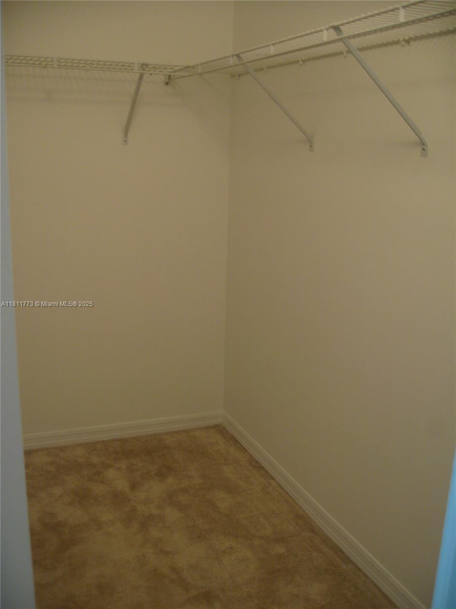 MELROSE POINT CONDO - Residential Lease