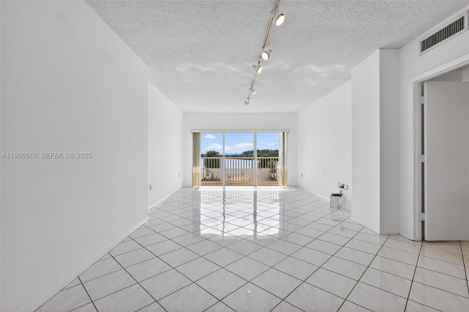 ARLEN HOUSE CONDO - Residential