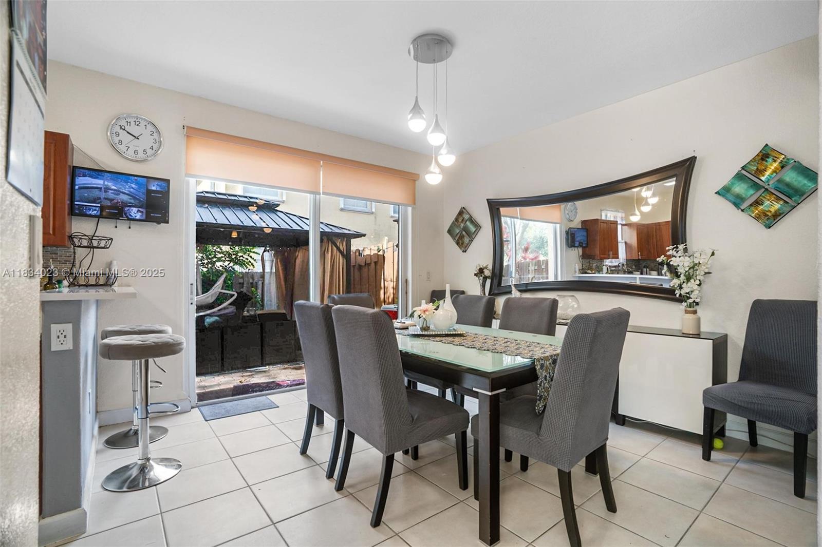 GRAND LAKES PHASE I - Residential Lease