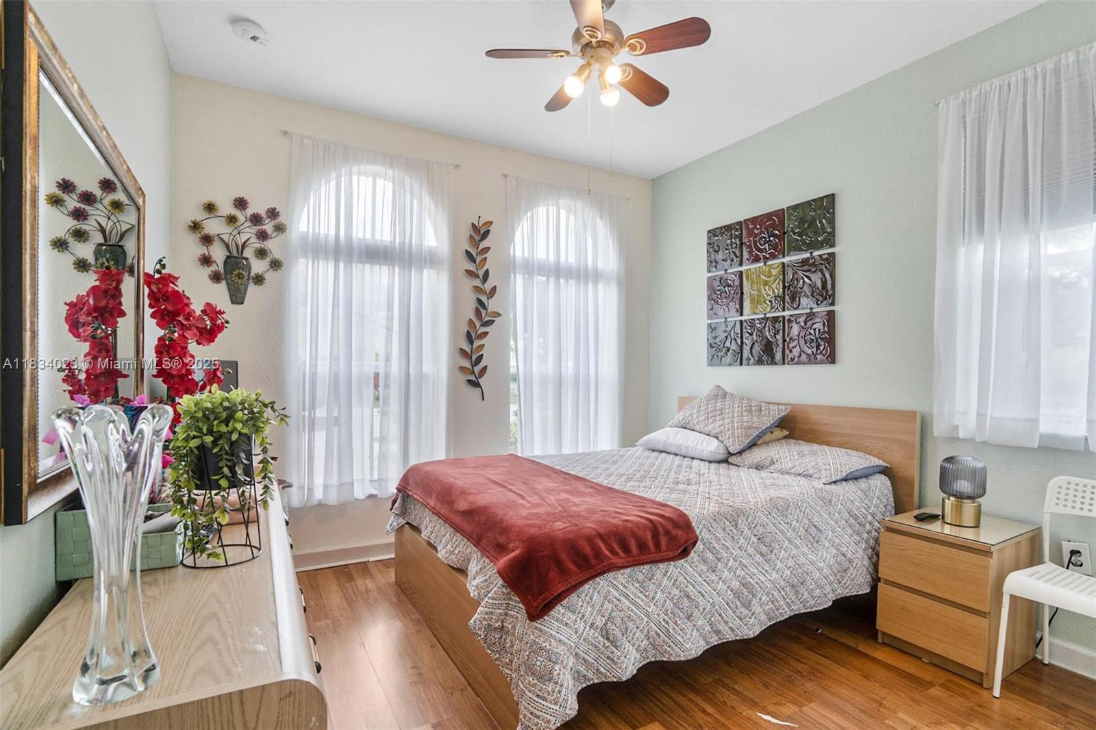 GRAND LAKES PHASE I - Residential Lease