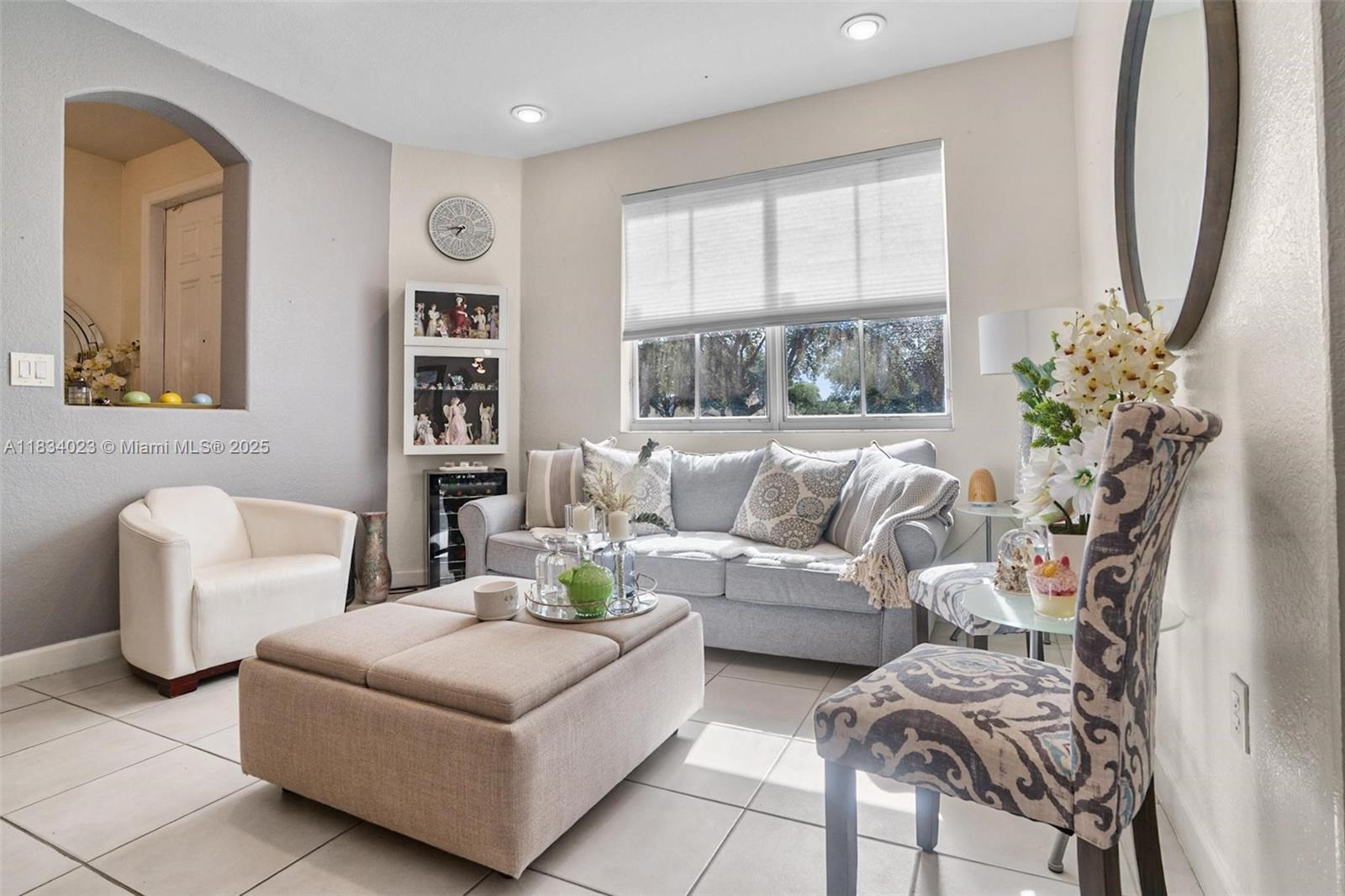 GRAND LAKES PHASE I - Residential Lease