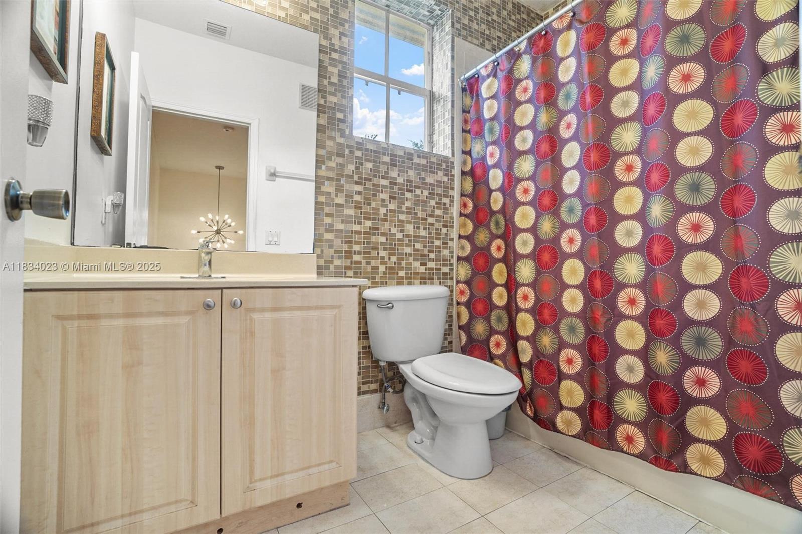 GRAND LAKES PHASE I - Residential Lease
