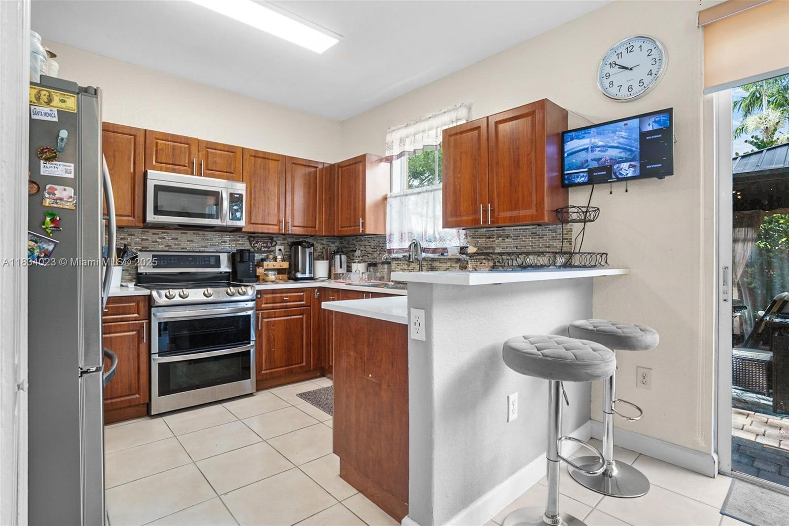 GRAND LAKES PHASE I - Residential Lease