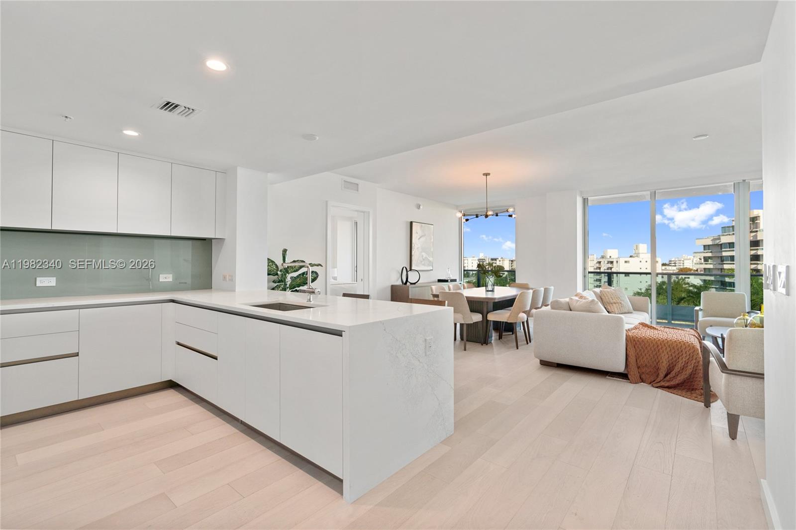 BAY HARBOR ISLAND - Residential