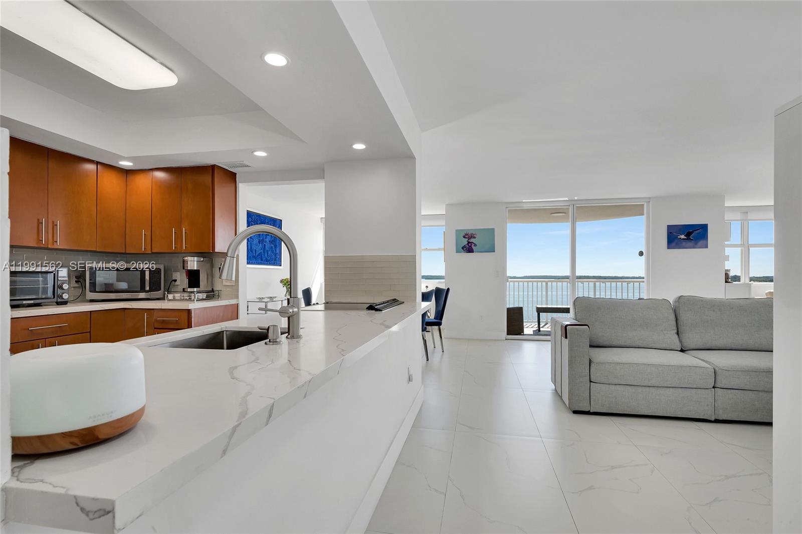 BAYSHORE PLACE CONDO - Residential