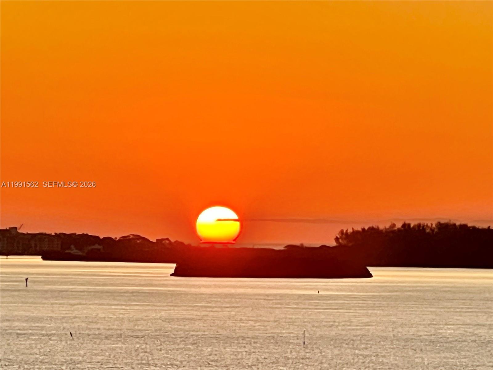 BAYSHORE PLACE CONDO - Residential