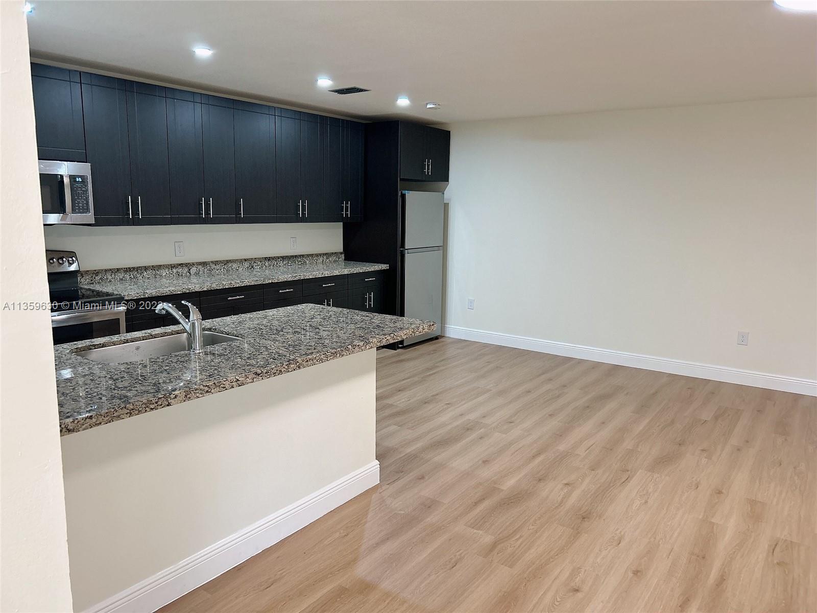 THE FOUNTAINS II CONDO - Residential Lease