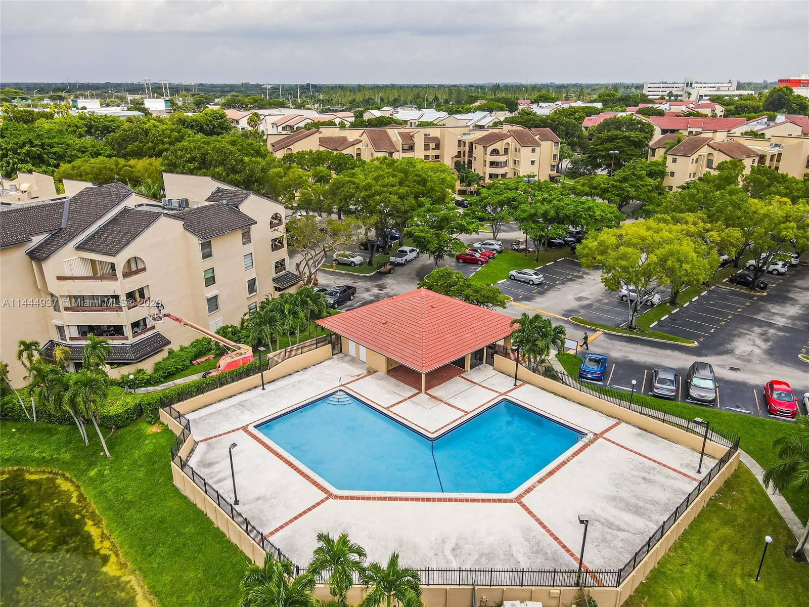 KENLAND POINTE CONDO #1 - Residential