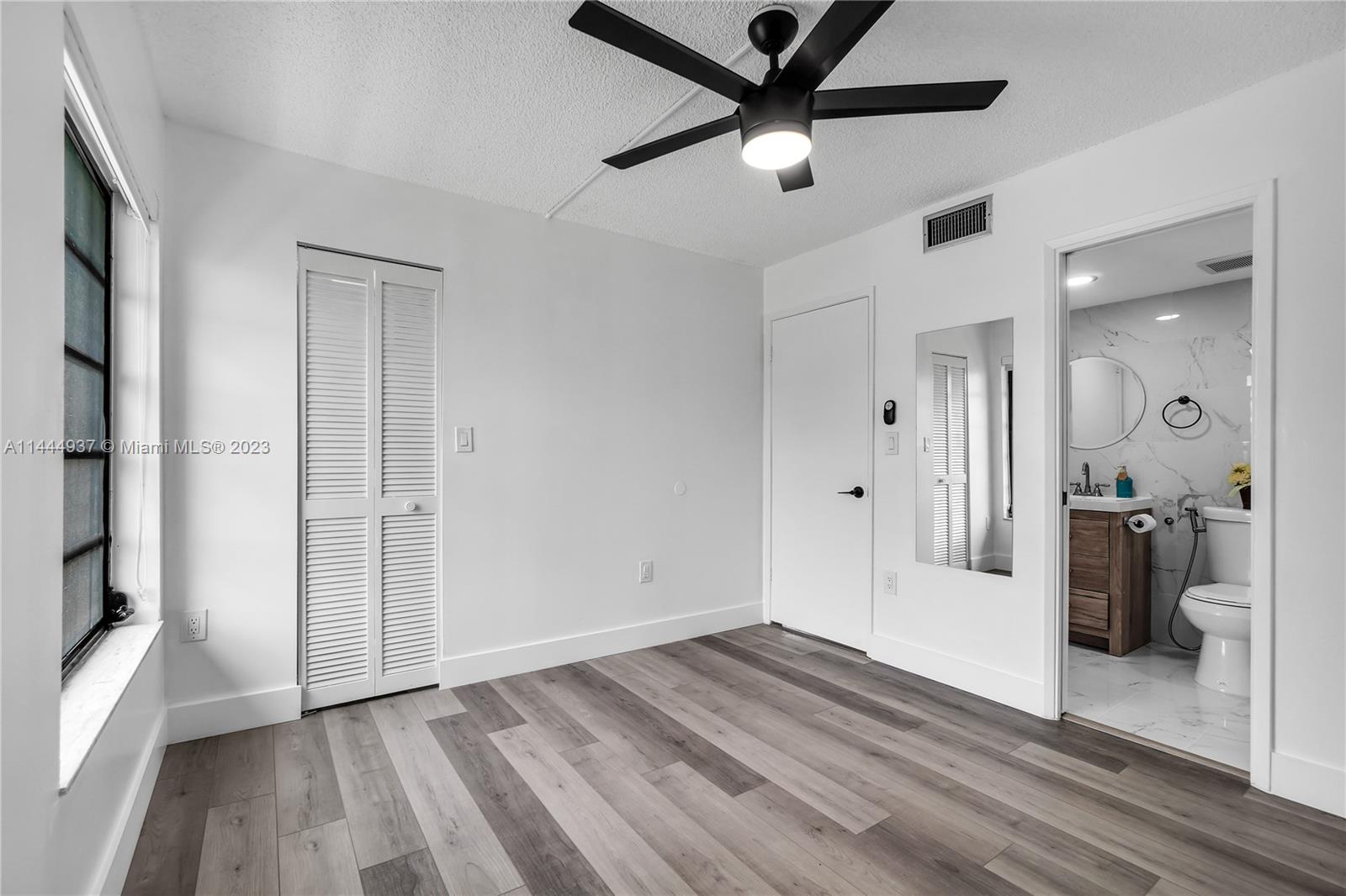 KENLAND POINTE CONDO #1 - Residential
