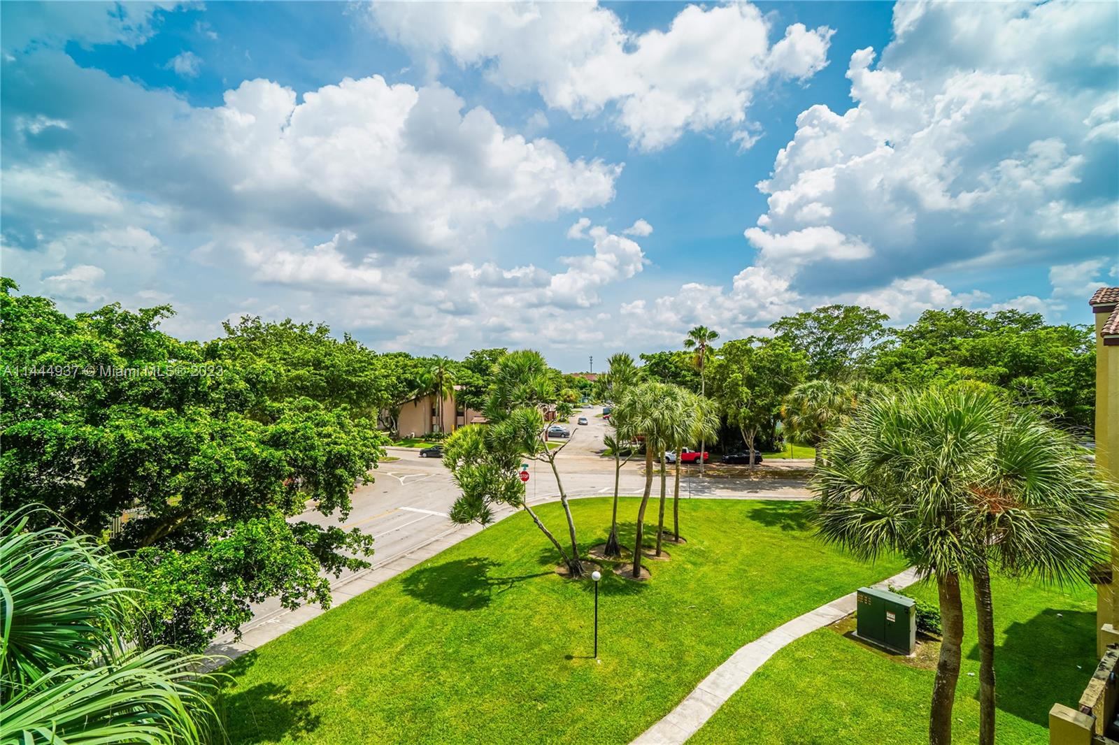 KENLAND POINTE CONDO #1 - Residential