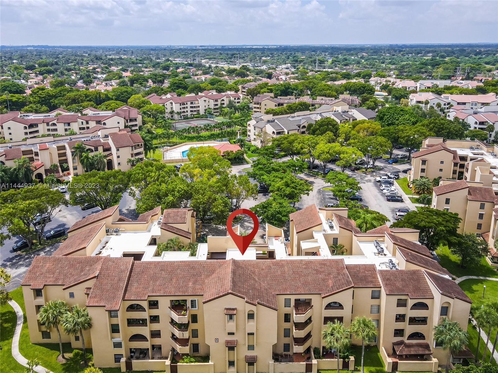 KENLAND POINTE CONDO #1 - Residential