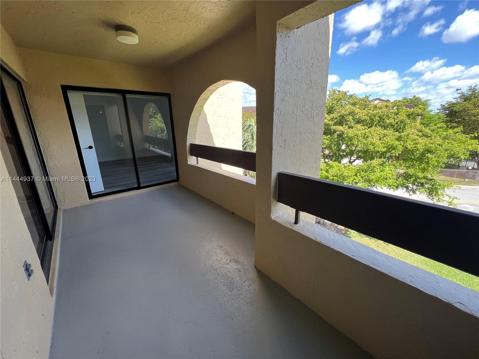 KENLAND POINTE CONDO #1 - Residential