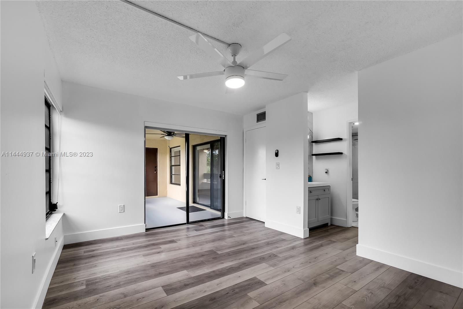 KENLAND POINTE CONDO #1 - Residential