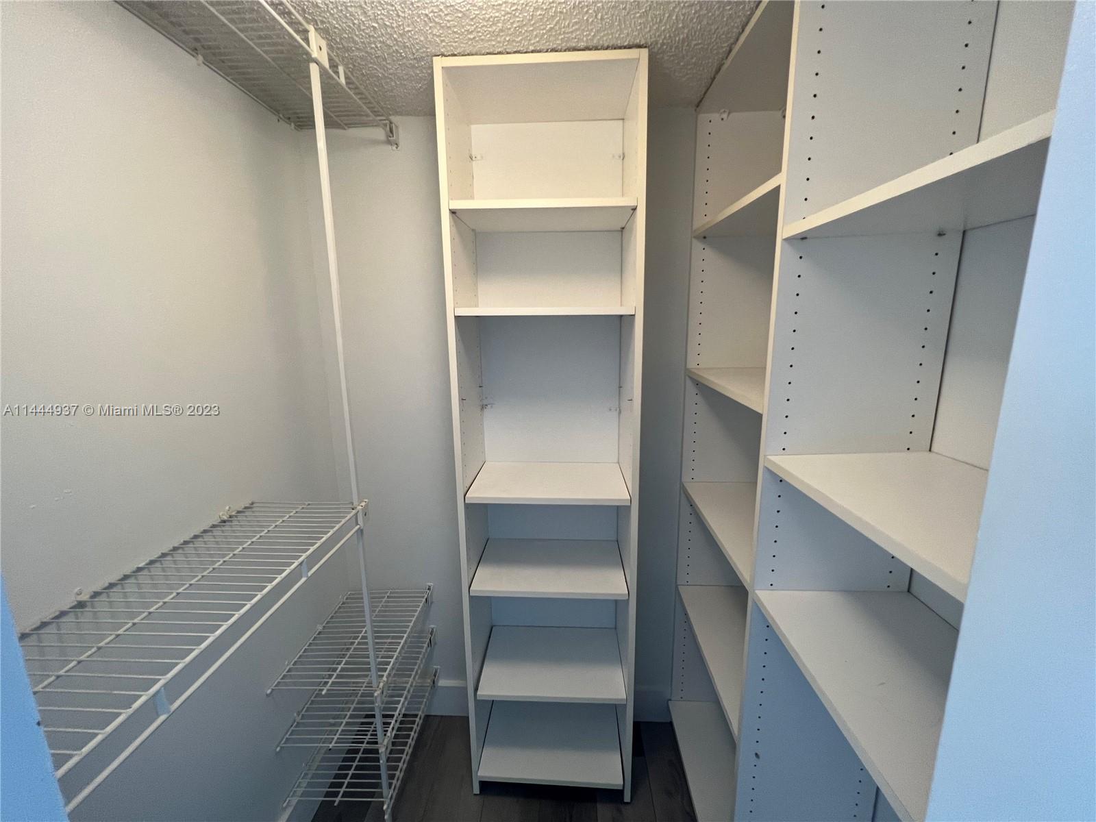 KENLAND POINTE CONDO #1 - Residential
