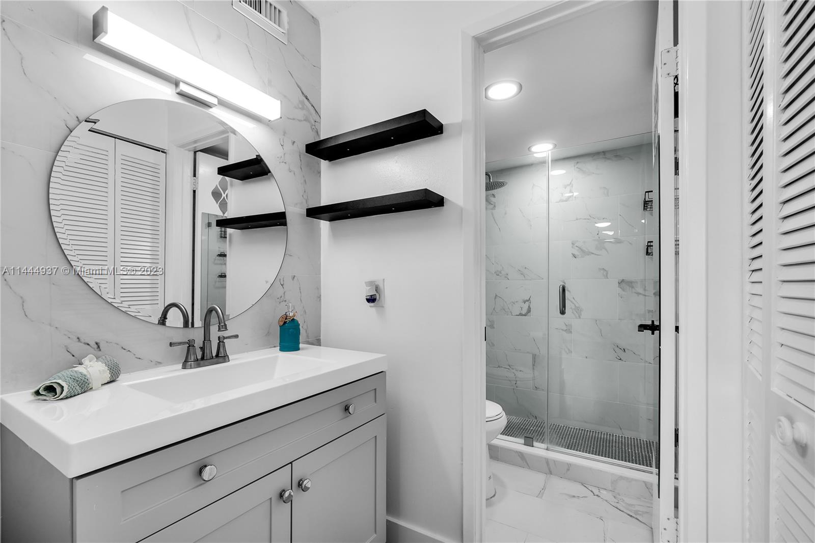 KENLAND POINTE CONDO #1 - Residential