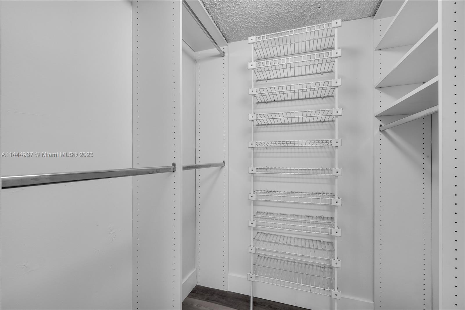 KENLAND POINTE CONDO #1 - Residential