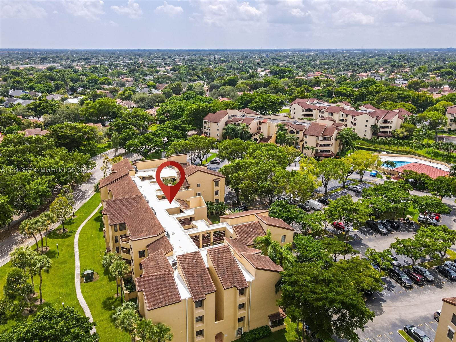 KENLAND POINTE CONDO #1 - Residential