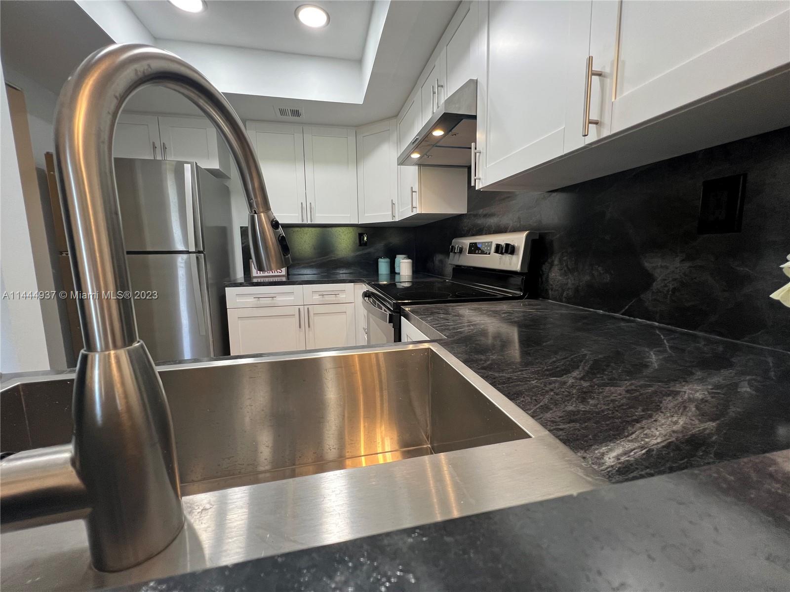 KENLAND POINTE CONDO #1 - Residential