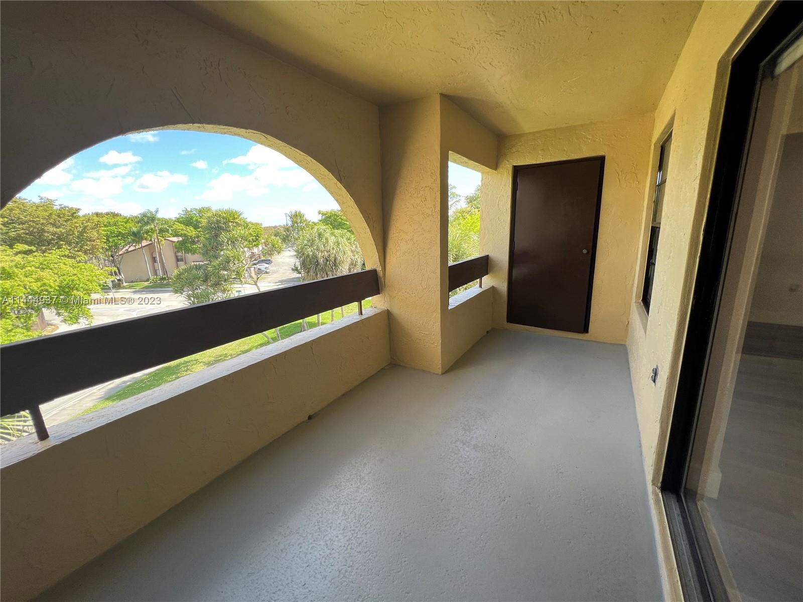 KENLAND POINTE CONDO #1 - Residential