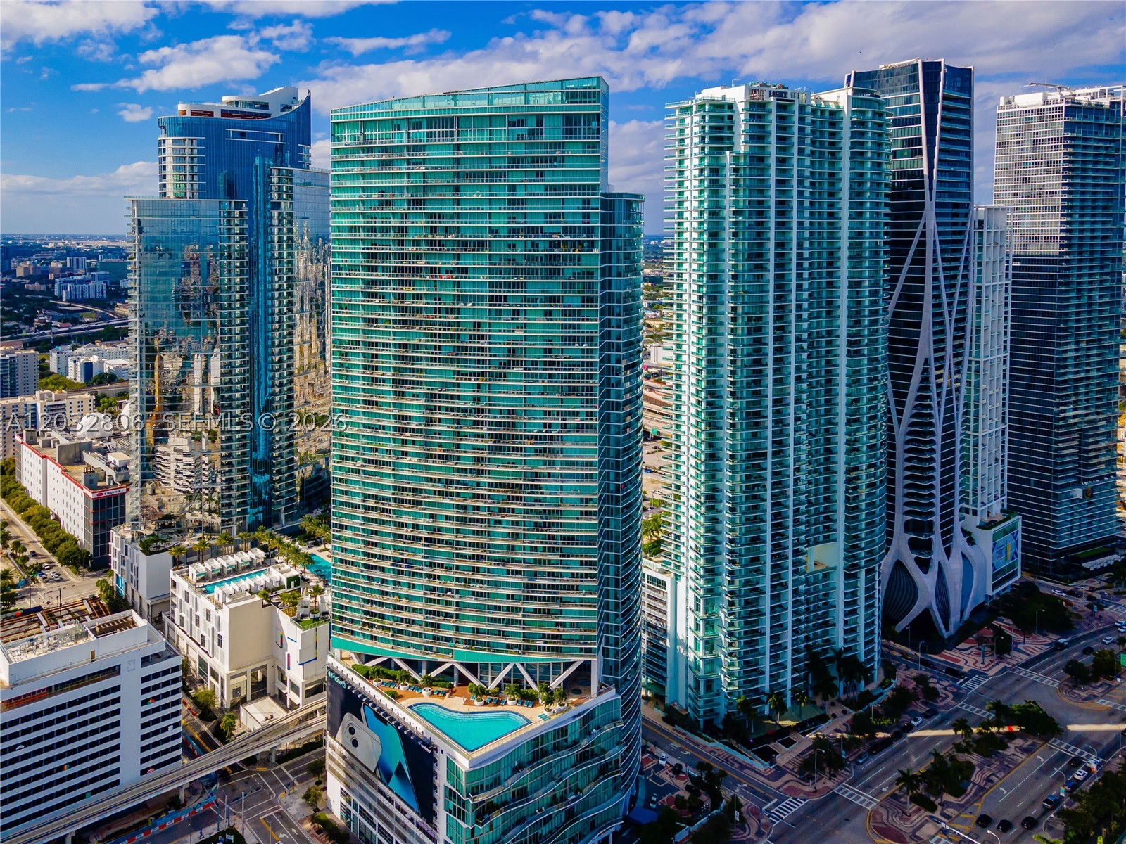 Exceptional opportunity to enjoy flexible, short-term living in the heart of Downtown Miami. Ideal for those relocating, exploring the area before purchasing a home, working on a temporary assignment, or seeking a shorter lease term without a long-term commitment.

Experience luxury living at Marina Blue in this spacious 1-bedroom, 1.5-bath residence featuring floor-to-ceiling windows, a private balcony, modern finishes, and an open-concept floor plan. Perfectly situated directly across from Kaseya Center, residents enjoy walkable access to world-class dining, shopping, entertainment, Museum Park, Pérez Art Museum Miami, Frost Museum of Science, Bayside Marketplace, Bayfront Park, and Miami Worldcenter.

Marina Blue offers an impressive collection of resort-style amenities, including two swimming pools, a state-of-the-art fitness center, business center, volleyball court, BBQ areas, 24-hour concierge, security, and valet parking. Enjoy the ultimate blend of comfort, convenience, and vibrant urban living.

Available immediately for short-term rental through November 30.