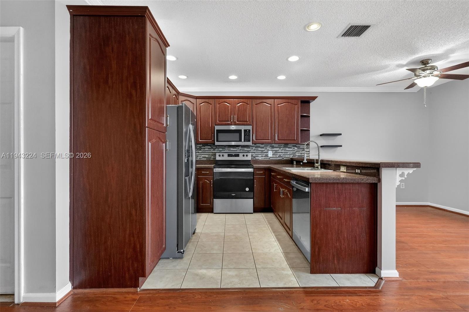 RIVIERA ISLES IV - Residential