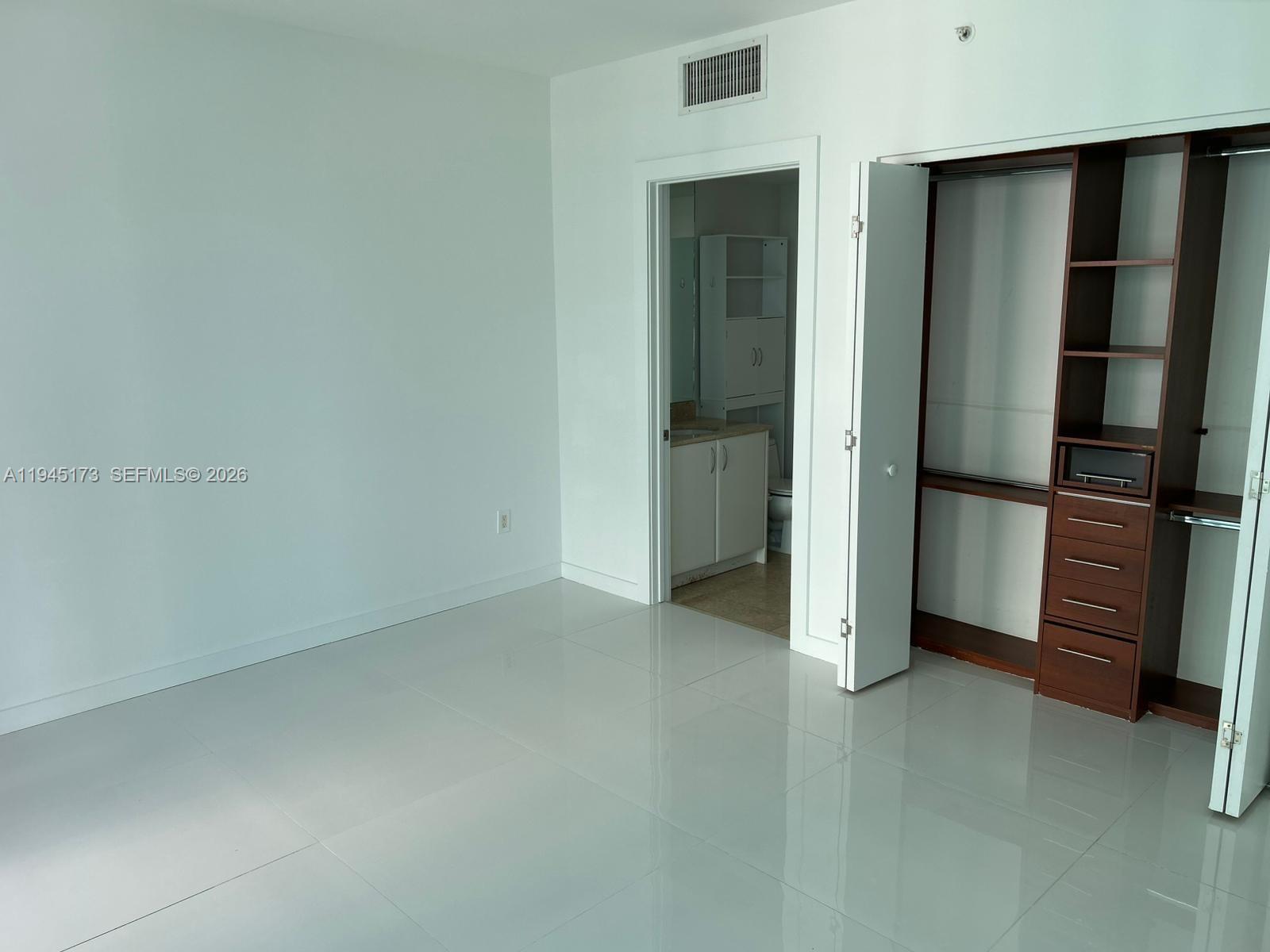 JADE RESIDENCES AT BRICKE - Residential