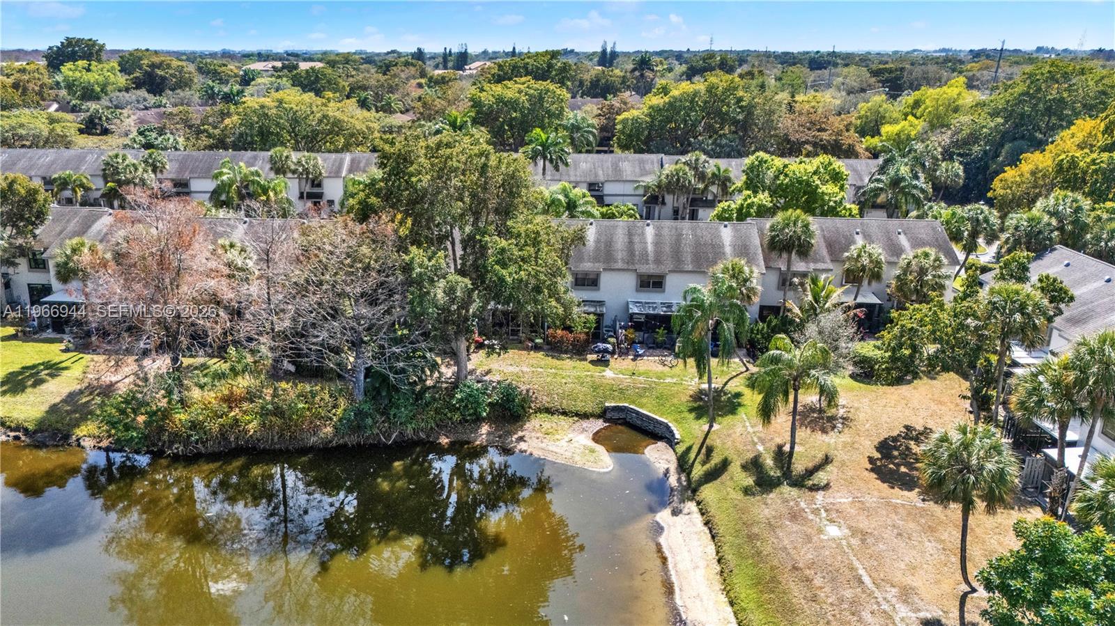 GOLDEN RAINTREE IV-B COND - Residential