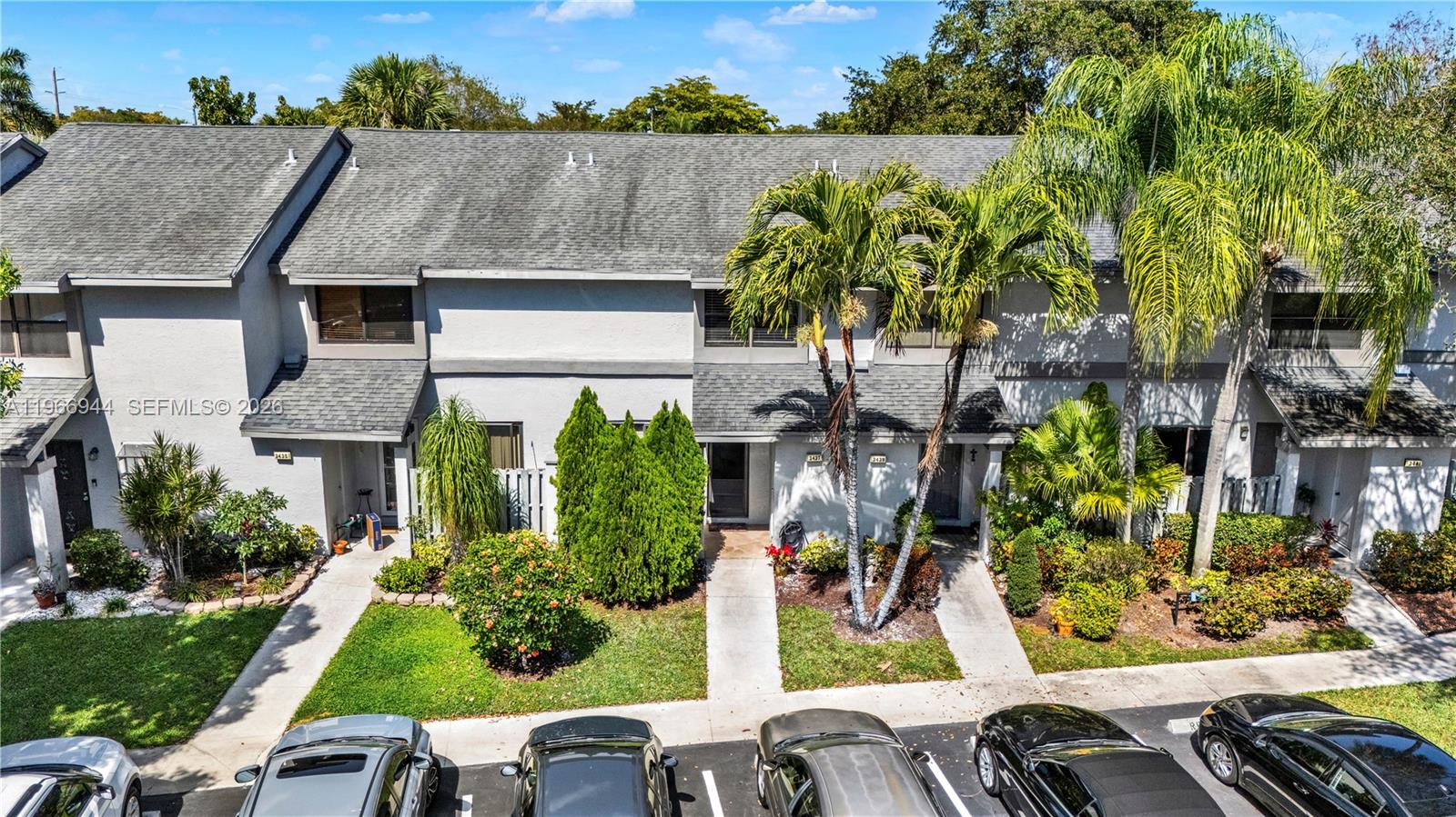 GOLDEN RAINTREE IV-B COND - Residential