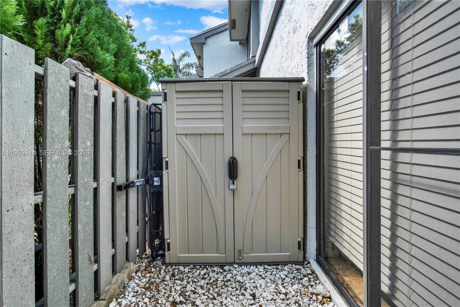 GOLDEN RAINTREE IV-B COND - Residential