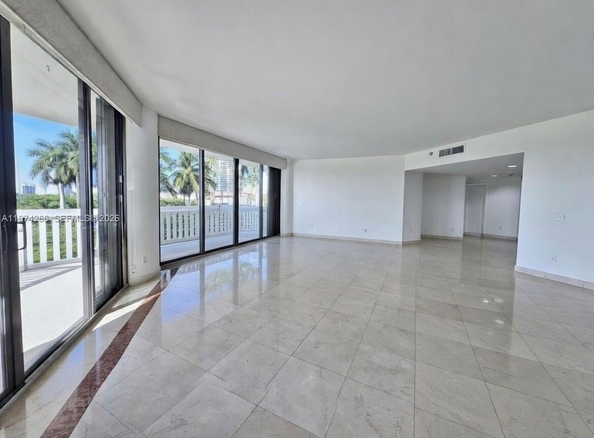 2000 ISL BLVD WILLIAMS IS - Residential