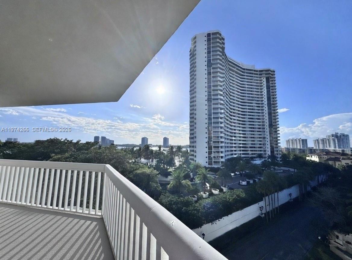 2000 ISL BLVD WILLIAMS IS - Residential