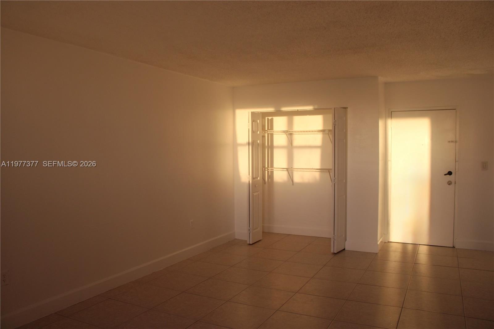 VERSIALLES GARDENS II CON - Residential Lease