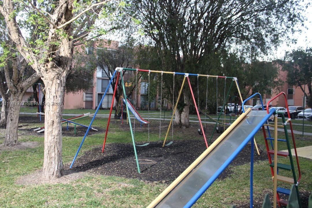 VERSIALLES GARDENS II CON - Residential Lease