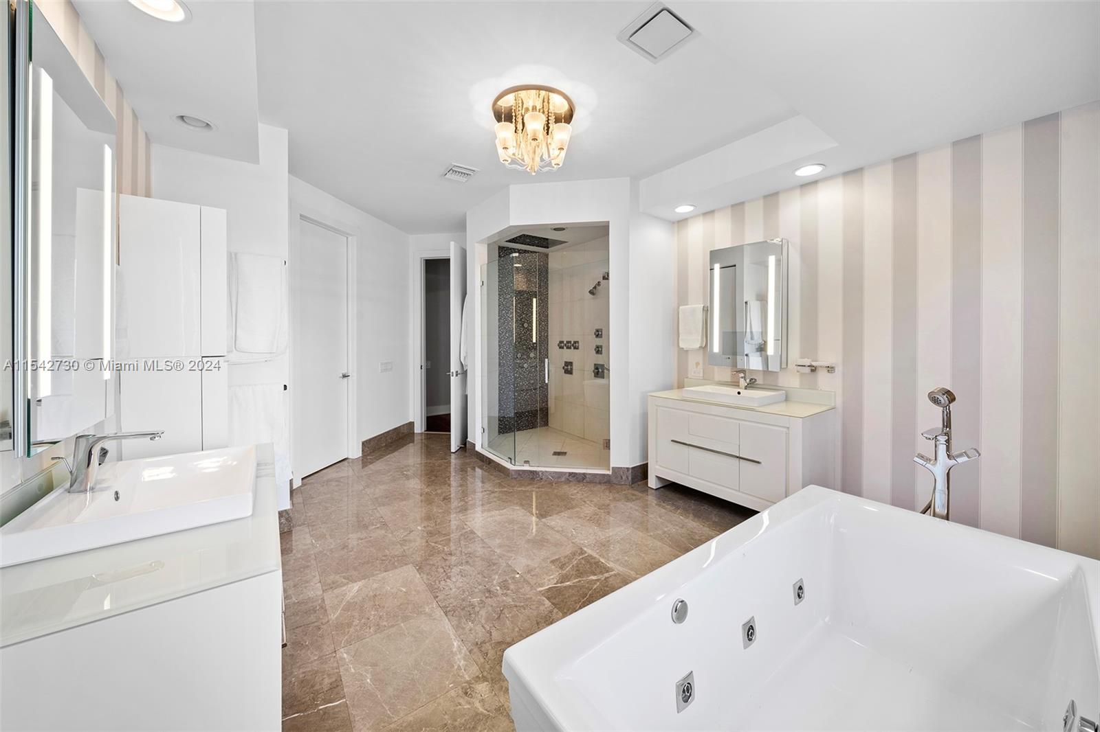 HARBOR ISLANDS - Residential