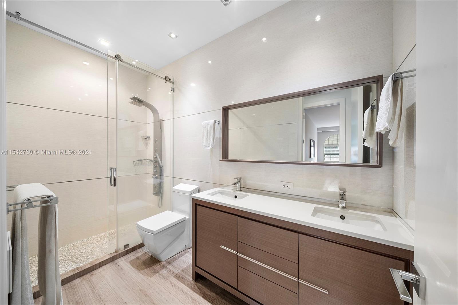 HARBOR ISLANDS - Residential