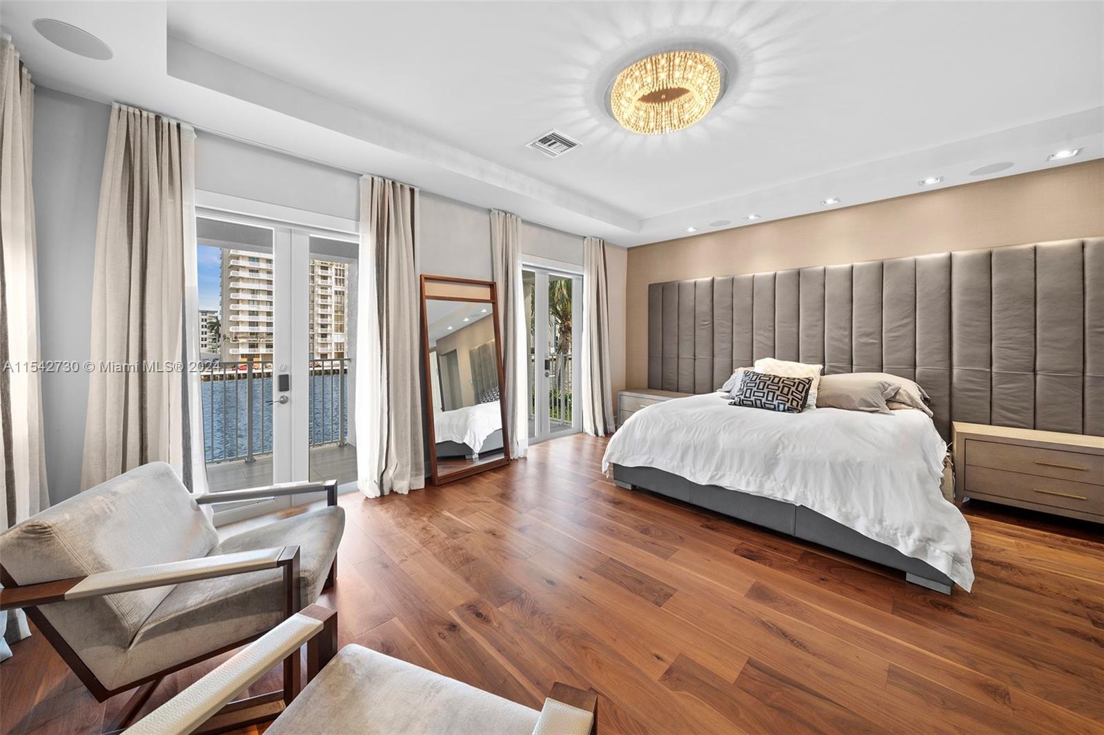 HARBOR ISLANDS - Residential