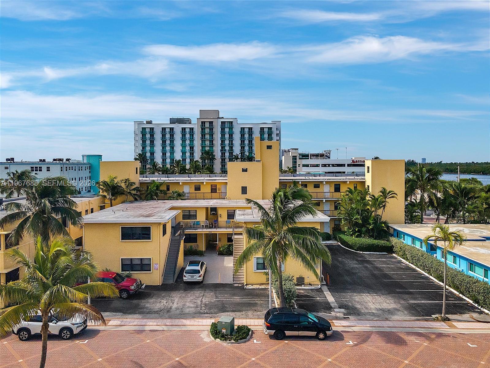 BEACH TERRACE RESORT COND - Residential