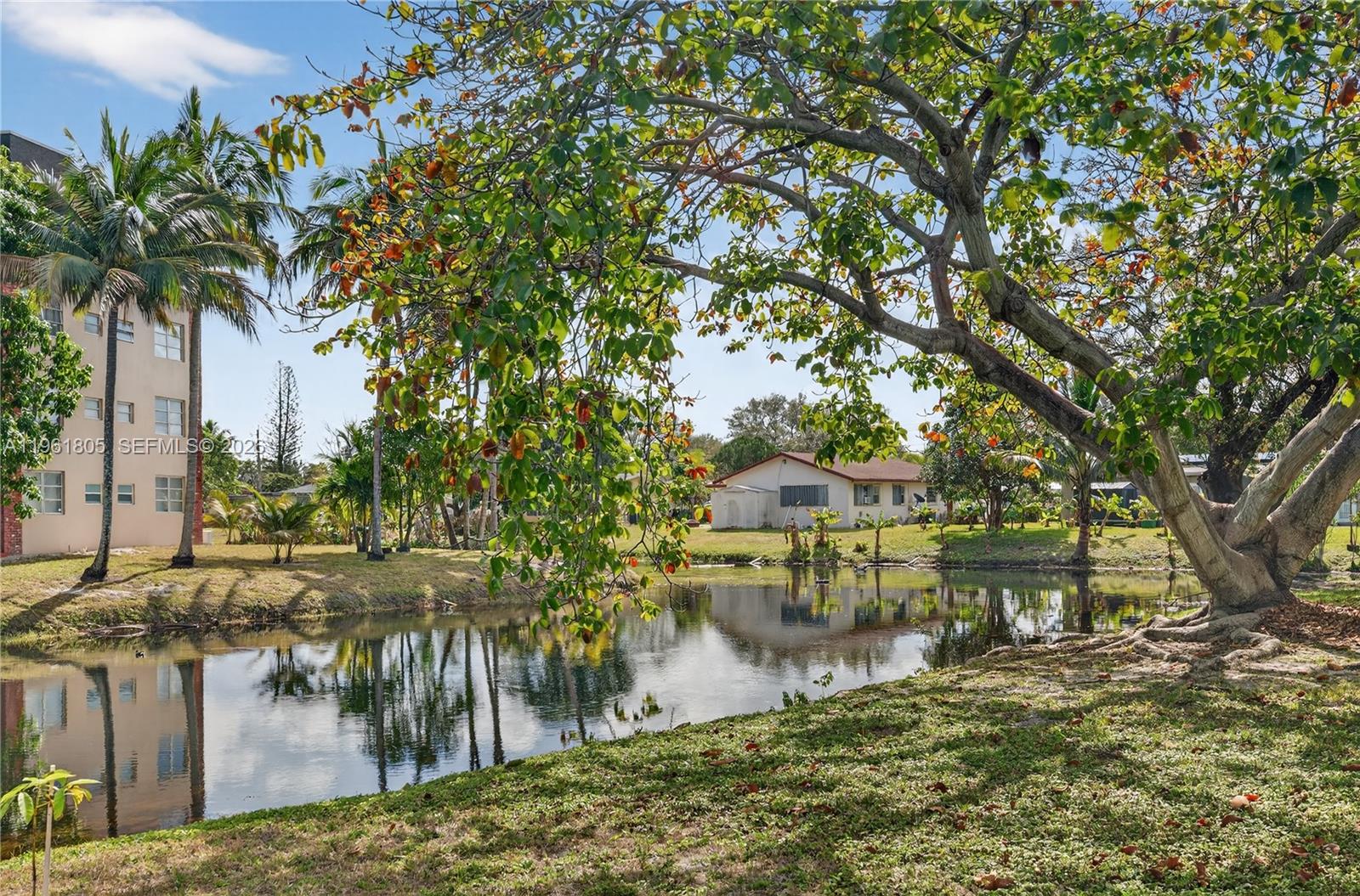 LAUDERDALE OAKS CONDO 4 - Residential