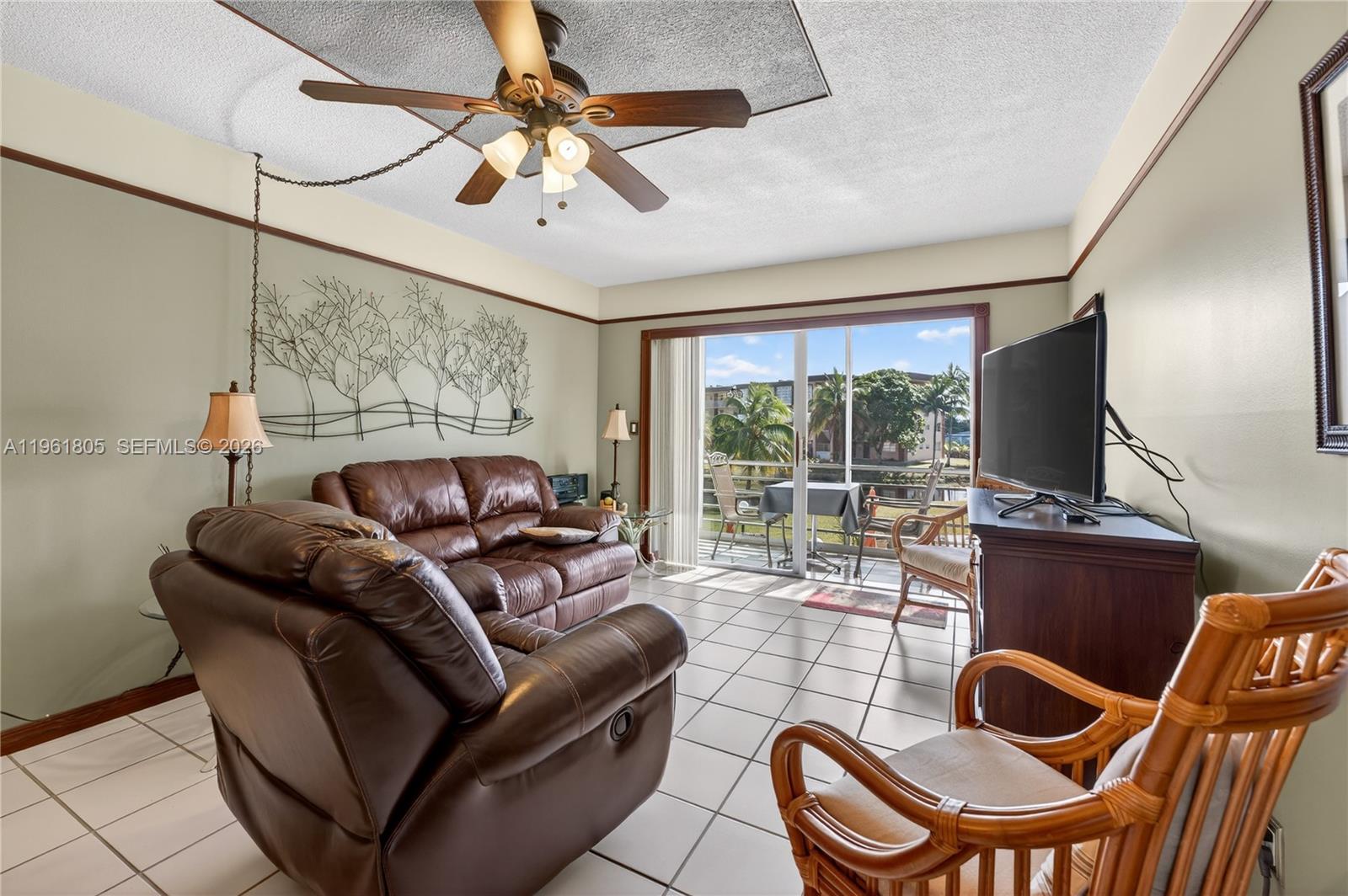 LAUDERDALE OAKS CONDO 4 - Residential