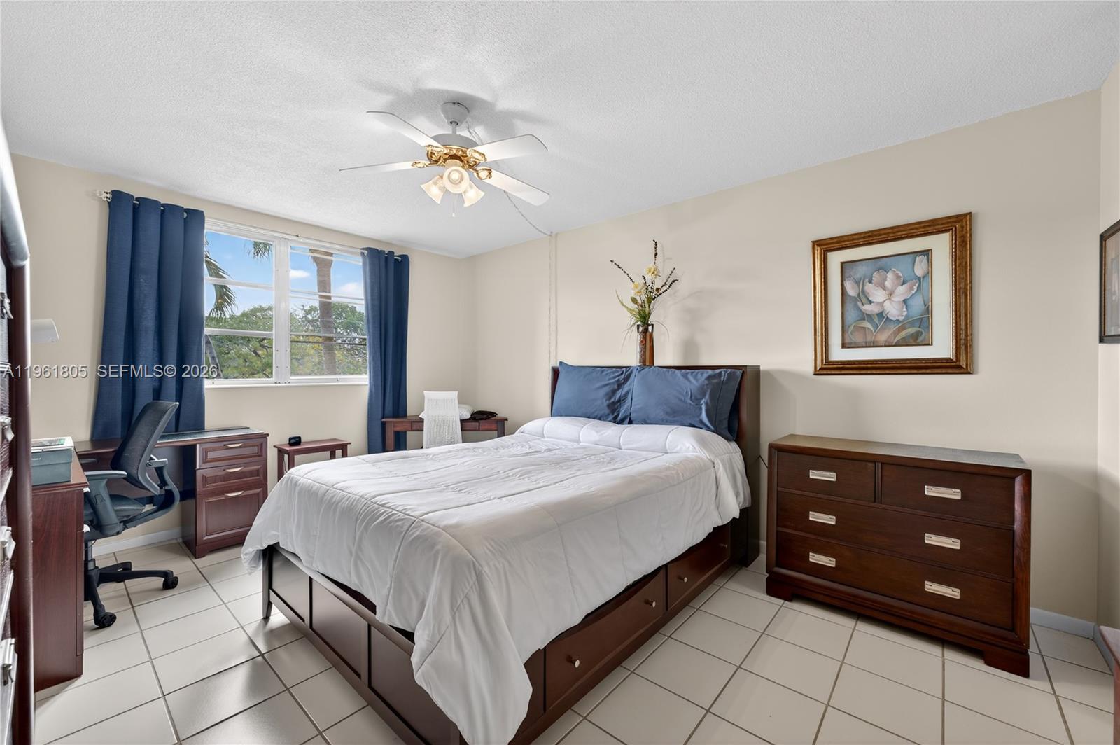 LAUDERDALE OAKS CONDO 4 - Residential