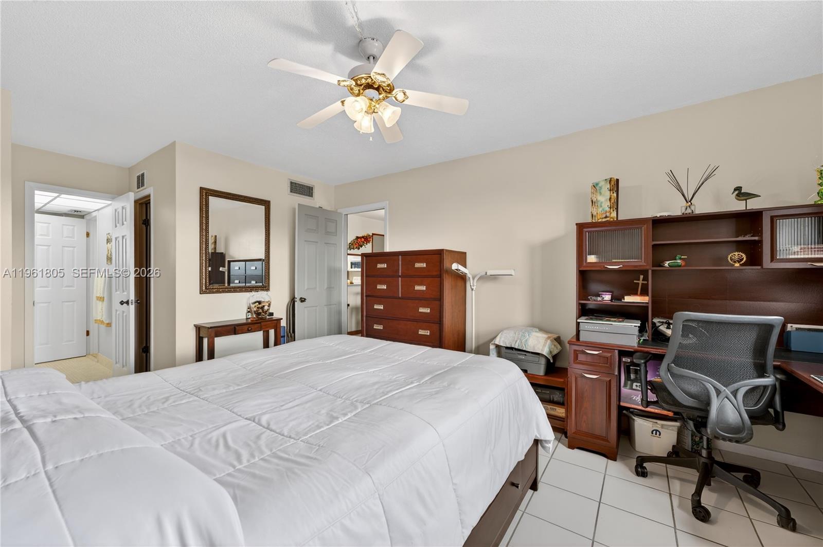 LAUDERDALE OAKS CONDO 4 - Residential